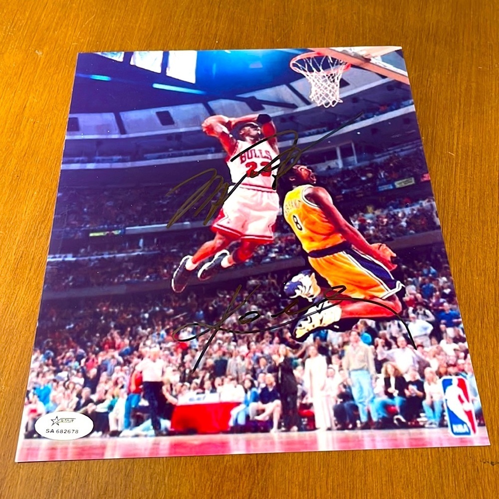 Kobe Bryant michael Jordan signed 8x10 photo